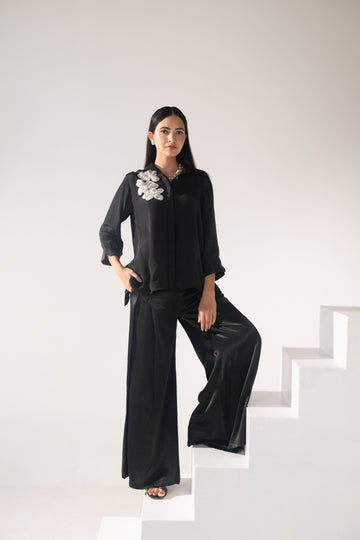 Cross-Back Floral Applique Shirt & Stitched-Down Pleated Pants