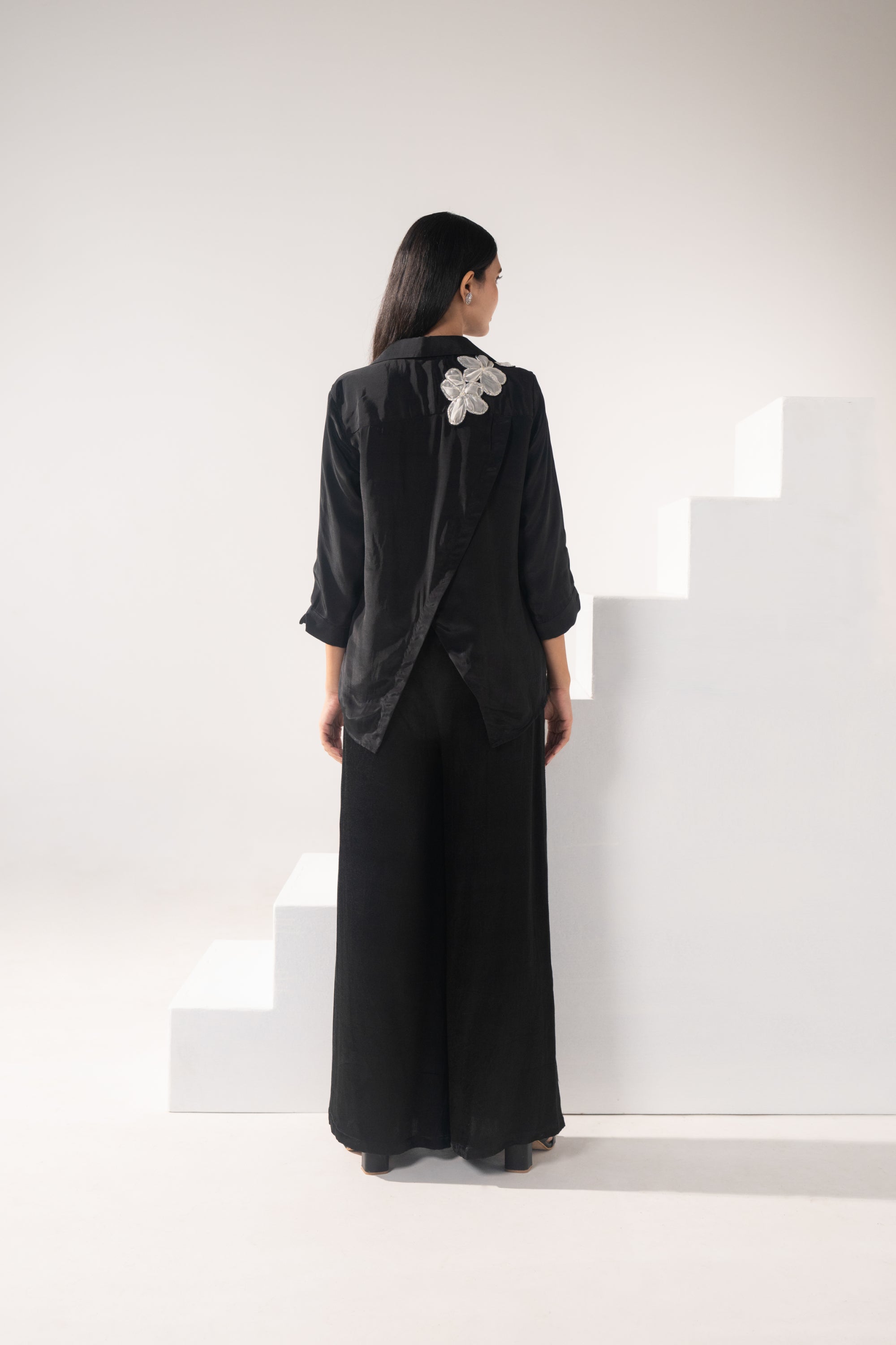 Cross-Back Floral Applique Shirt & Stitched-Down Pleated Pants