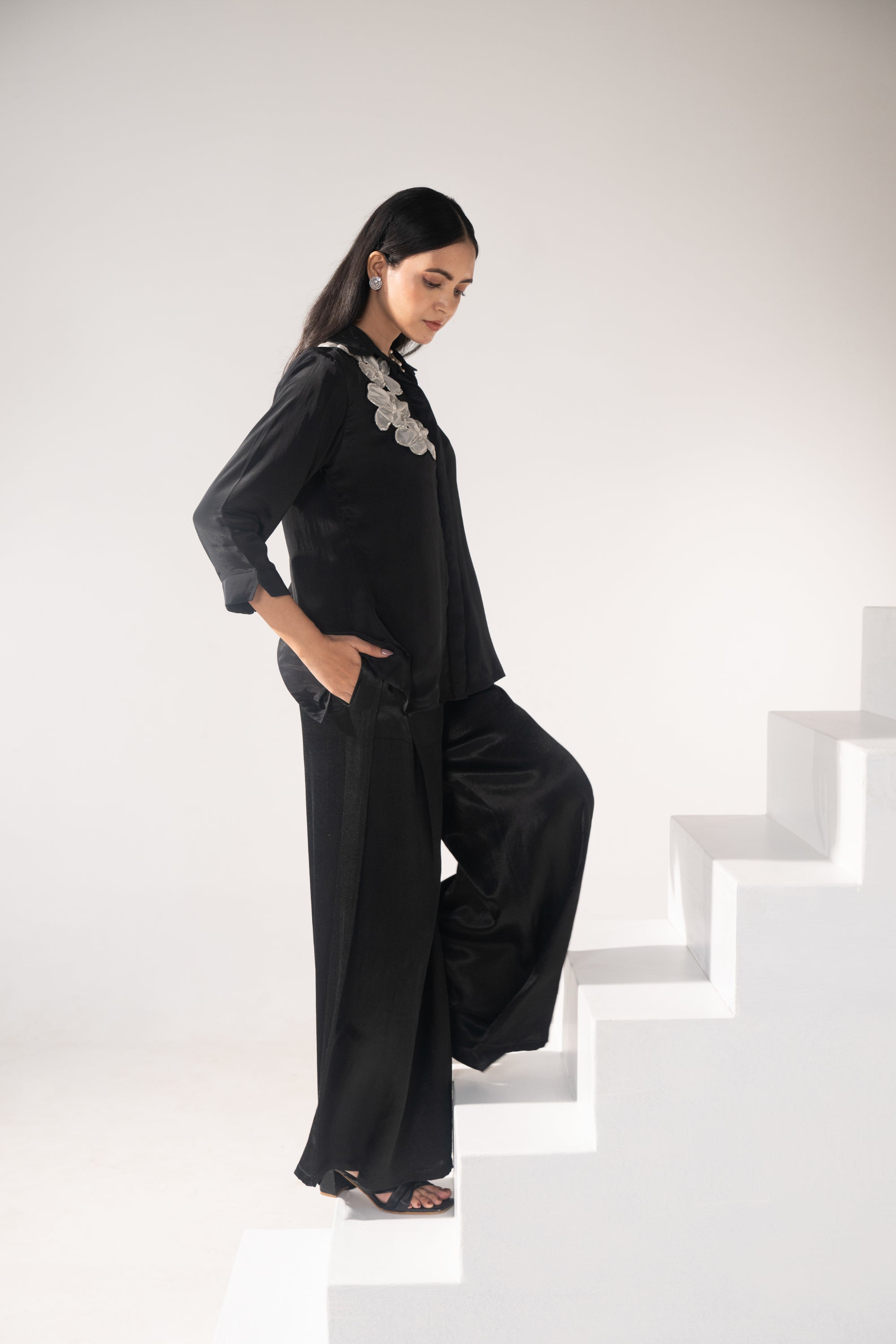 Cross-Back Floral Applique Shirt & Stitched-Down Pleated Pants