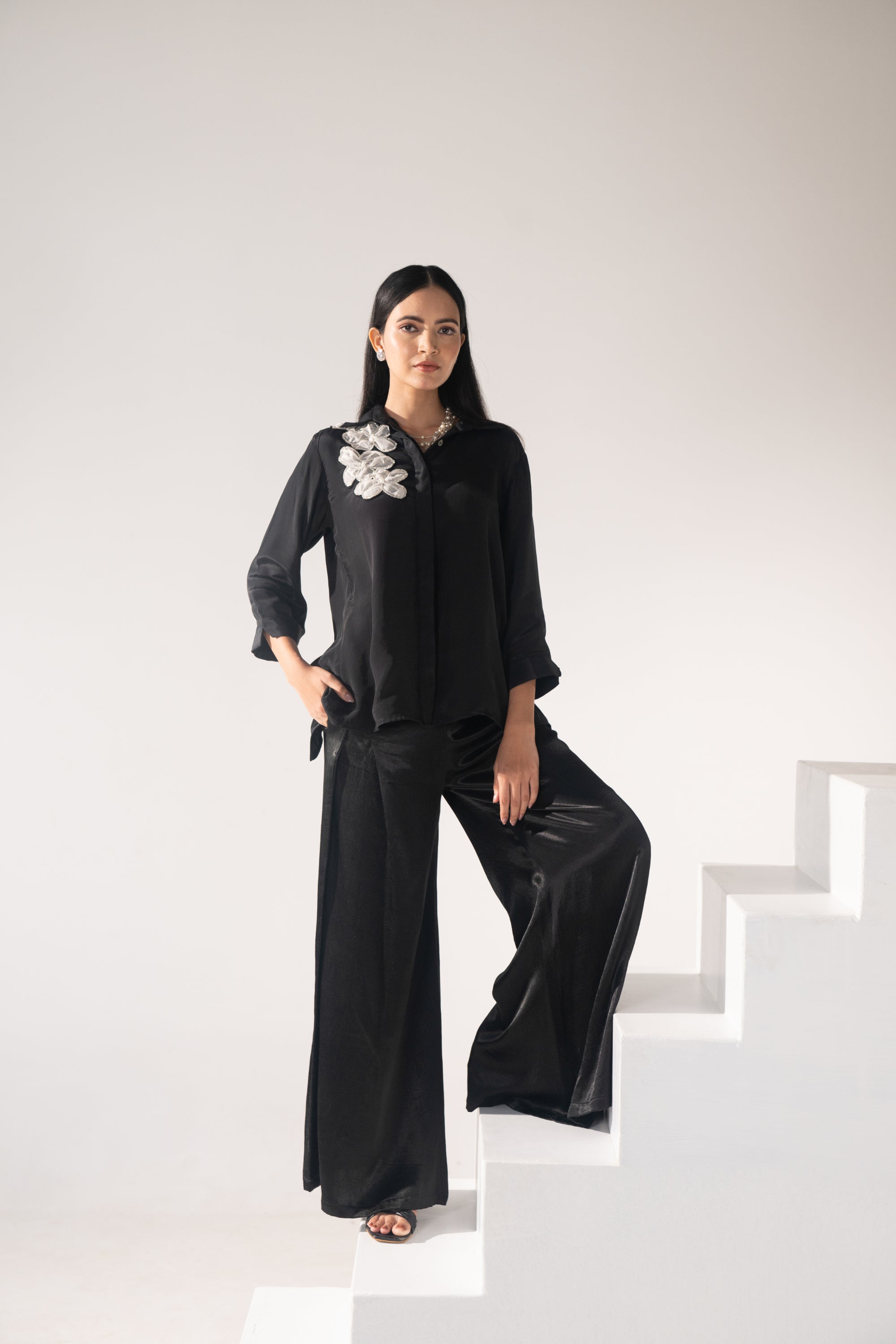 Cross-Back Floral Applique Shirt & Stitched-Down Pleated Pants
