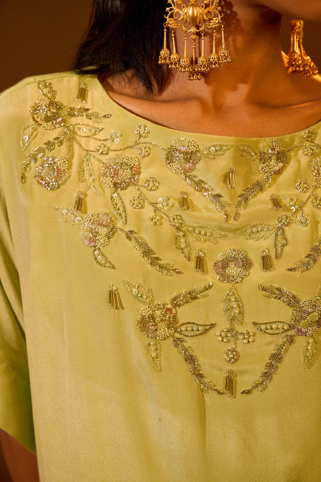 Embroidered Neckline Cape Top & Overlap Pleated Skirt